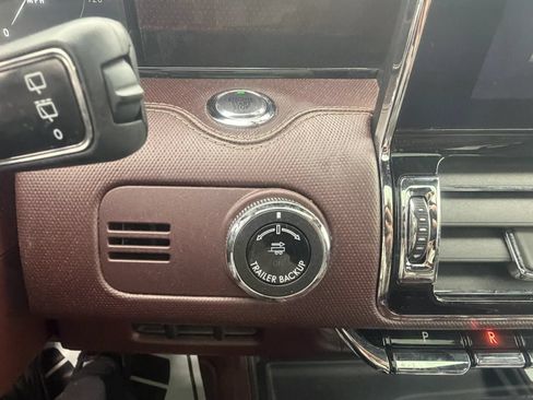 Used 2018 Lincoln Navigator Black Label w/ Cargo Package AWD/4WD image 30