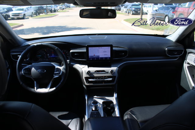 Used 2023 Ford Explorer XLT w/ Equipment Group 202A AWD/4WD image 17