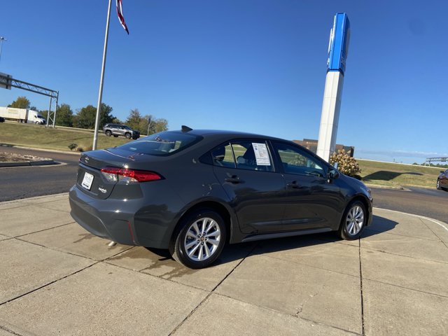 Used 2026 Toyota Corolla LE w/ LE Premium Package FWD image 12