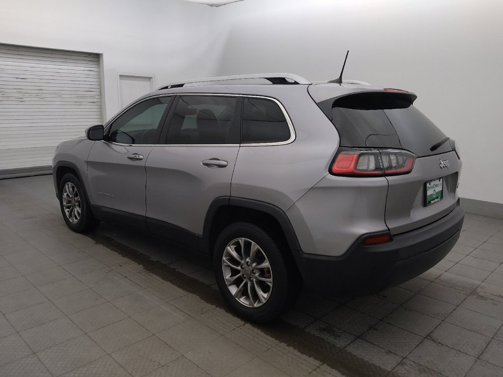 Used 2019 Jeep Cherokee Latitude Plus w/ Comfort/Convenience Group FWD image 3