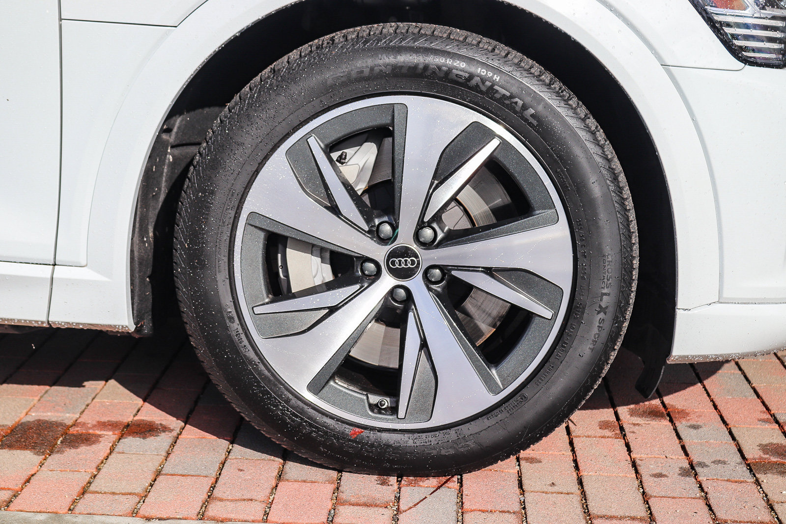 Used 2024 Audi Q8 e-tron Premium Plus AWD/4WD image 11