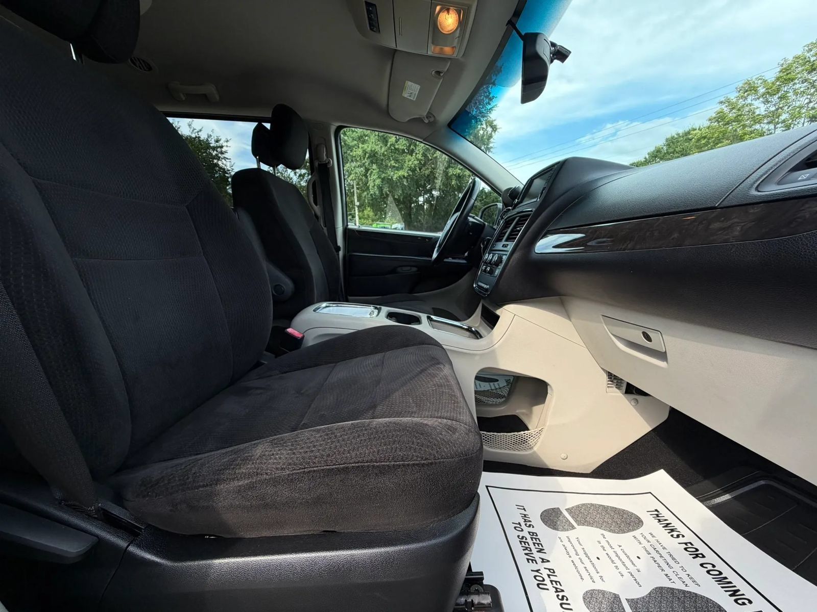 Used 2013 Dodge Grand Caravan SXT w/ UConnect Hands-Free Group FWD image 24