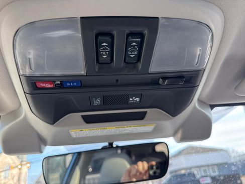 Used 2018 Subaru Crosstrek 2.0i Limited image 5