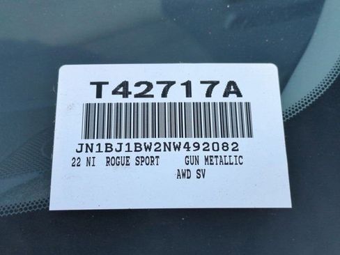 Used 2022 Nissan Rogue Sport SV w/ Technology Package image 17