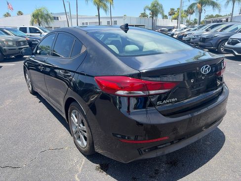 Used 2017 Hyundai Elantra SE FWD image 5