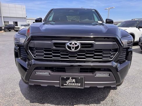 Used 2025 Toyota Tacoma TRD Off-Road image 7