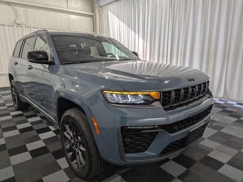 Used 2026 Jeep Grand Cherokee L Limited AWD/4WD image 5