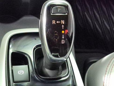 Used 2018 Chevrolet Bolt Premier w/ Driver Confidence II Package FWD image 19