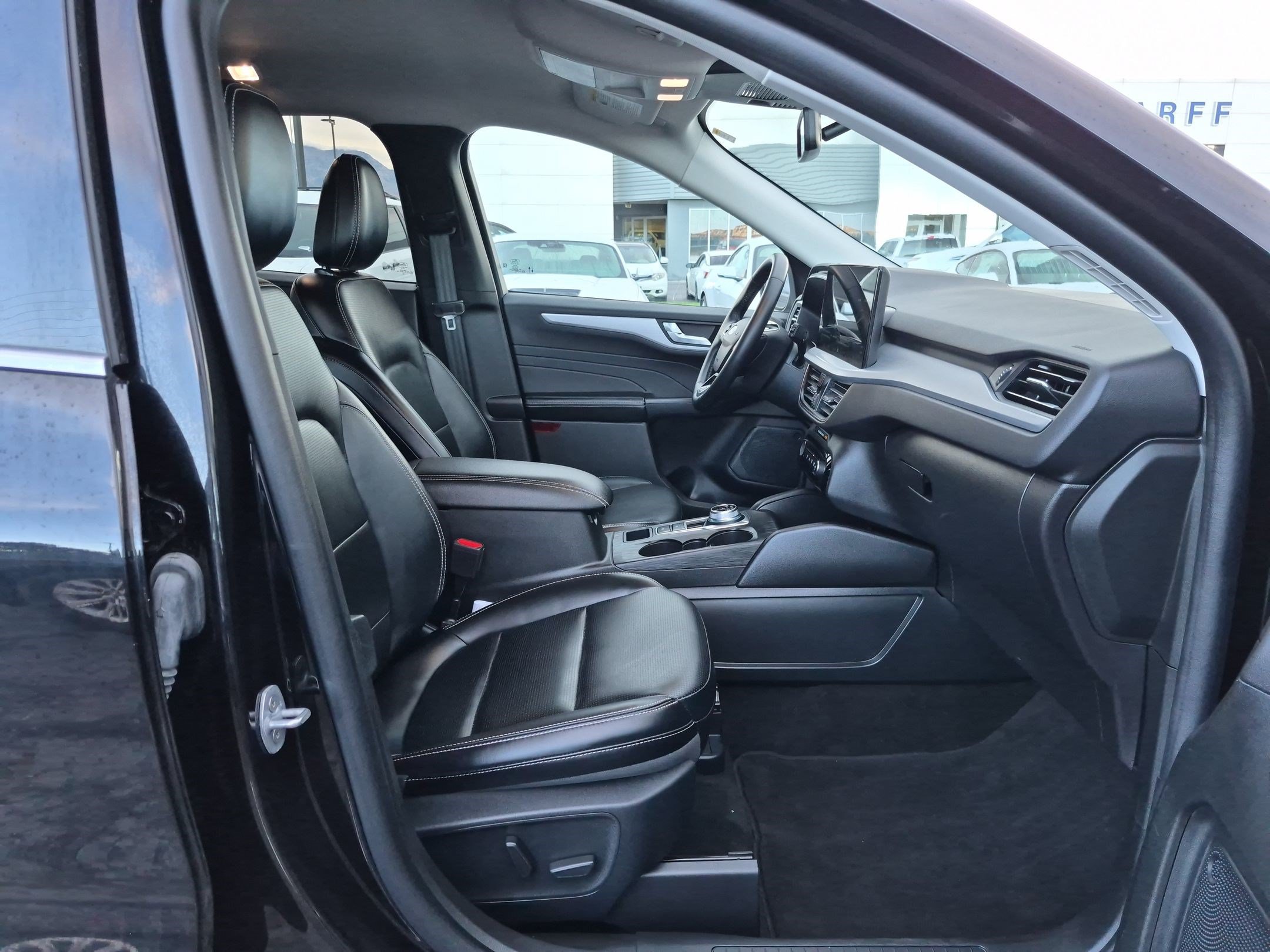 Used 2025 Ford Escape Platinum AWD/4WD image 34