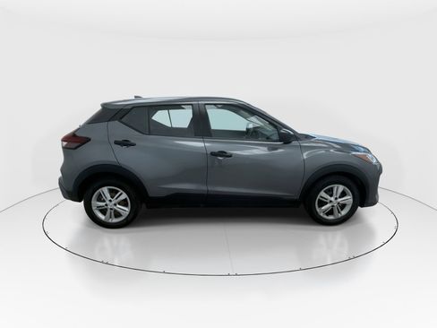 Used 2021 Nissan Kicks S image 9