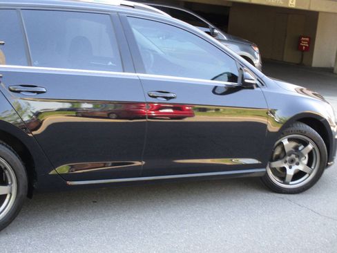 Used 2018 Volkswagen Golf SEL FWD image 51