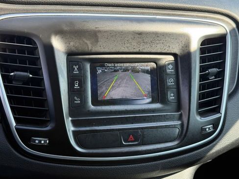 Used 2016 Chrysler 200 Limited image 23