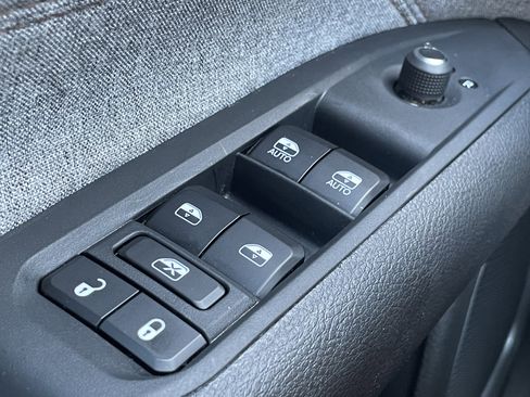 Used 2024 Jeep Compass Latitude image 22