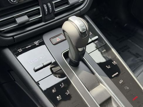 Used 2025 Porsche Macan Turbo image 25