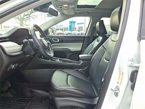 Used 2022 Jeep Compass Limited w/ Elite Group image 13