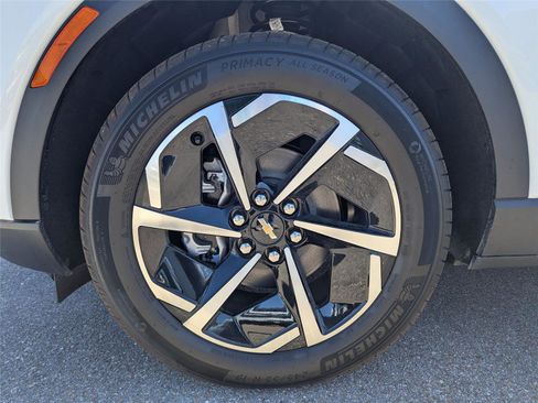 New 2026 Chevrolet Equinox EV LT image 9