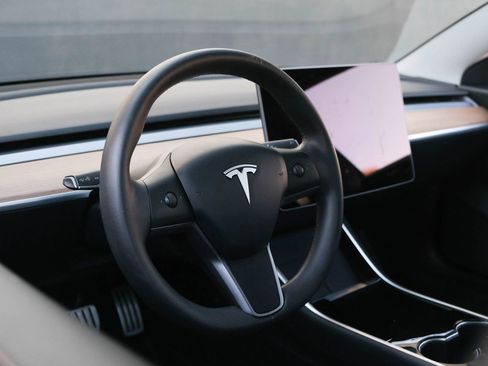 Used 2020 Tesla Model 3 Performance image 22