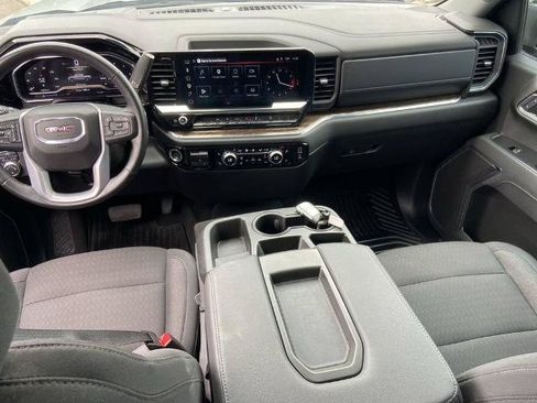 Used 2025 GMC Sierra 1500 SLE w/ X31 Off-Road Package AWD/4WD image 16