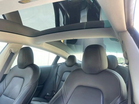 Used 2019 Tesla Model 3 RWD image 11