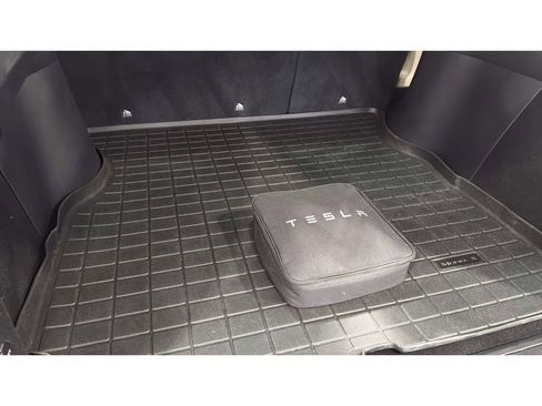 Used 2019 Tesla Model X Long Range AWD/4WD image 9
