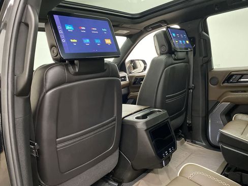 Used 2025 GMC Yukon Denali Ultimate w/ LPO, Floor Liner Package AWD/4WD image 15