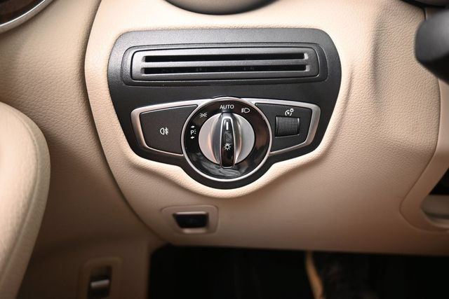 Used 2017 Mercedes-Benz GLC 300 4MATIC image 15