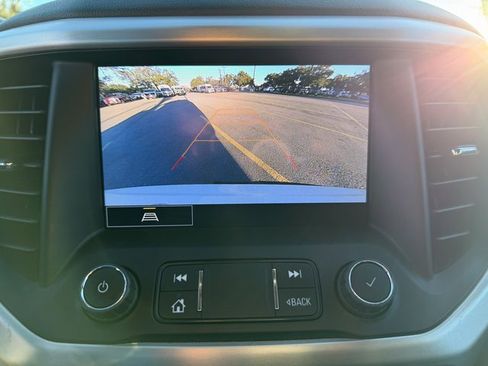 Used 2023 GMC Acadia SLT image 14