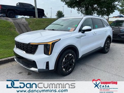 Used 2024 Kia Sorento S FWD image 1