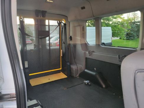 Used 2018 Ford Transit 350 XLT image 52