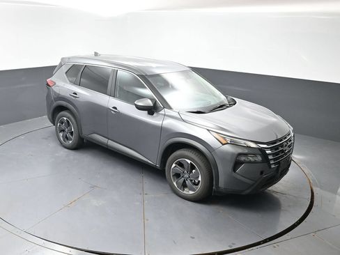 Used 2024 Nissan Rogue SV FWD image 16