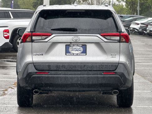 Used 2021 Toyota RAV4 XLE w/ Convenience Package AWD/4WD image 5