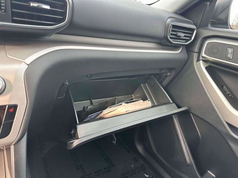 Used 2022 Ford Explorer XLT w/ Equipment Group 202A image 34