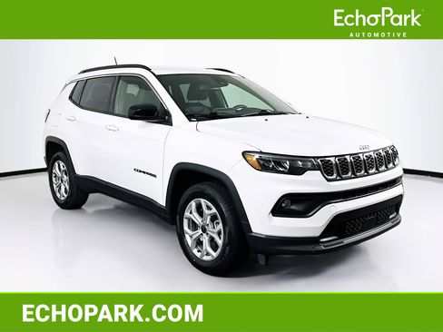Used 2025 Jeep Compass Latitude image 1