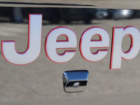 Used 2022 Jeep Gladiator Rubicon w/ Cold Weather Group AWD/4WD image 6