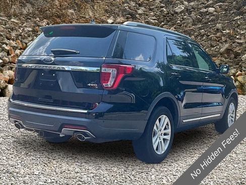 Used 2018 Ford Explorer XLT w/ Equipment Group 202A AWD/4WD image 2