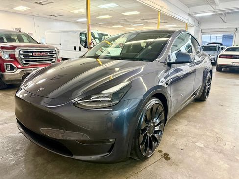 Used 2023 Tesla Model Y Performance AWD/4WD image 1