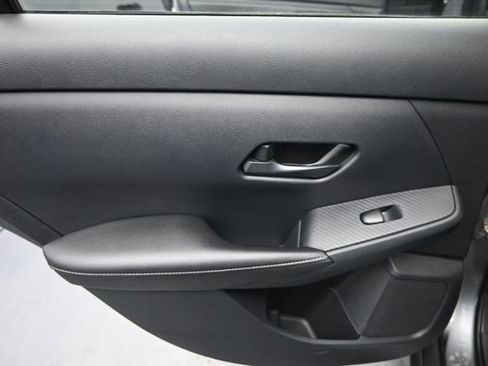 Used 2024 Nissan Sentra SV FWD image 18