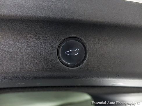 Used 2021 Tesla Model Y Long Range image 39