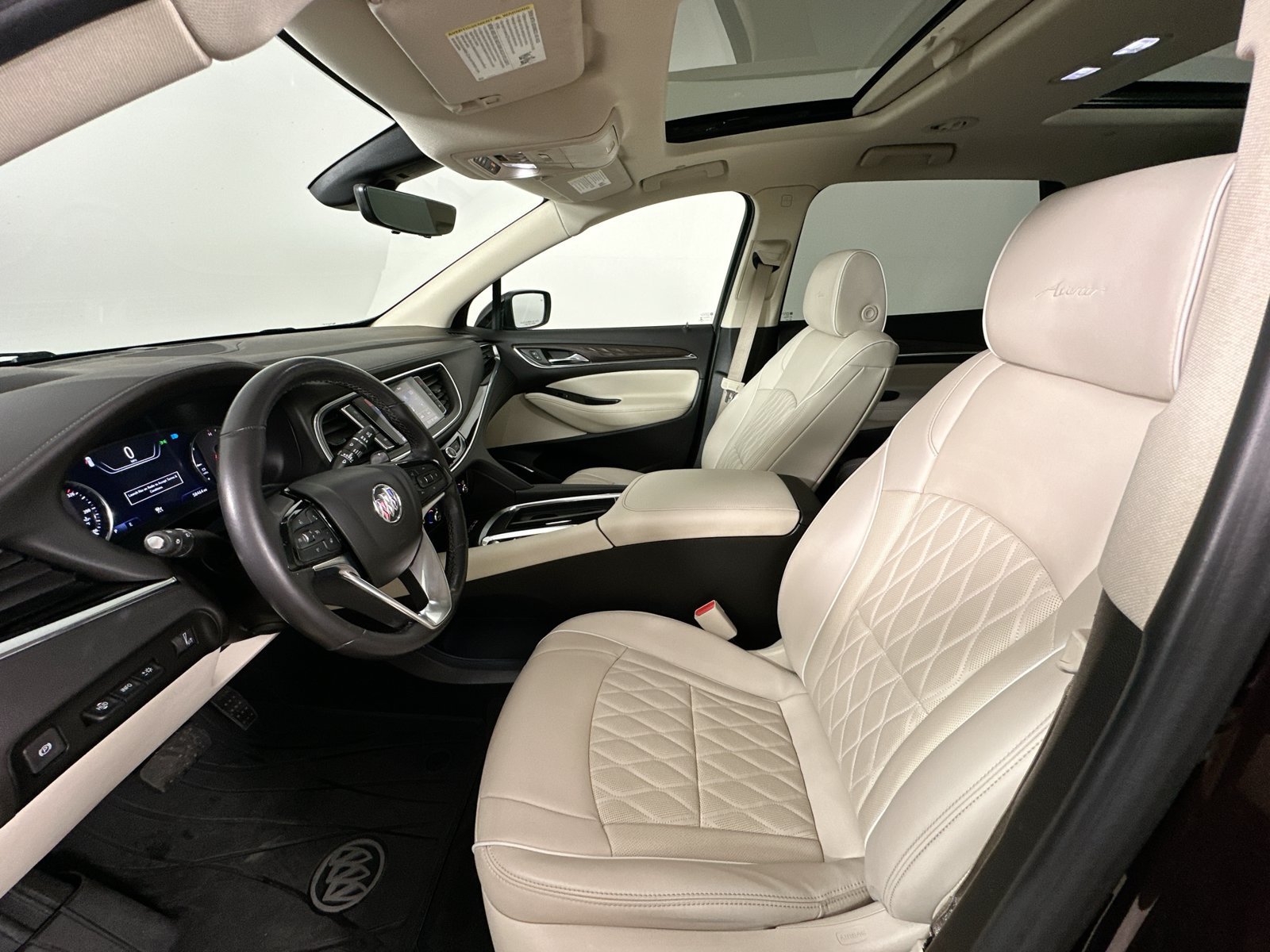 Used 2022 Buick Enclave Avenir w/ Avenir Technology Package AWD/4WD image 32