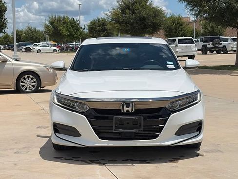 Used 2018 Honda Accord Sport image 2