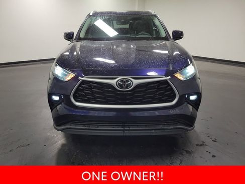 Used 2023 Toyota Highlander XLE AWD/4WD image 3