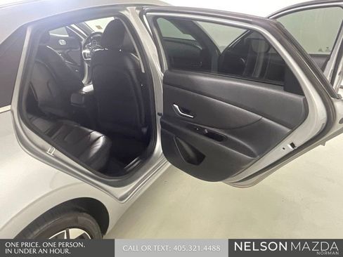 Used 2023 Hyundai Elantra Limited FWD image 15