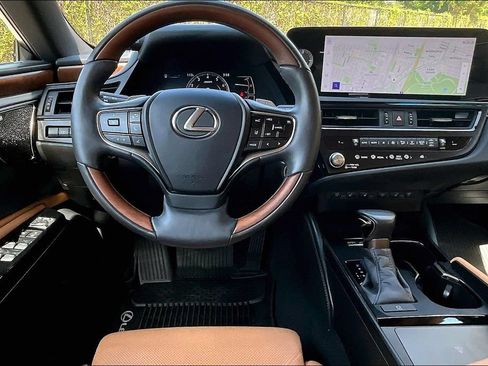 Used 2024 Lexus ES 350 Ultra Luxury w/ Accessory Package (Z2) FWD image 7