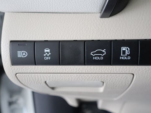 Used 2023 Toyota Camry XLE AWD/4WD image 18
