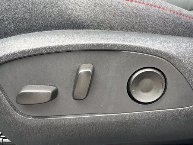 Certified 2025 Chevrolet Traverse Z71 w/ Driver Confidence Package AWD/4WD image 11