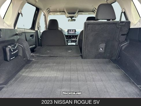 Used 2023 Nissan Rogue SV FWD image 17