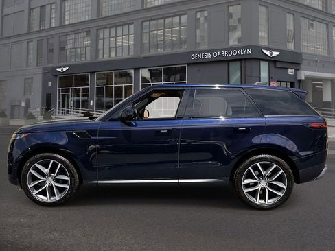 Used 2023 Land Rover Range Rover Sport SE AWD/4WD image 2