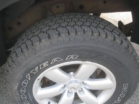 Used 2012 Nissan Titan SV AWD/4WD image 34