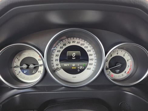Used 2014 Mercedes-Benz E 350 Sedan image 34
