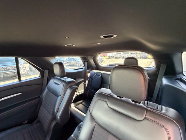 Used 2025 Ford Explorer ST-Line AWD/4WD image 14